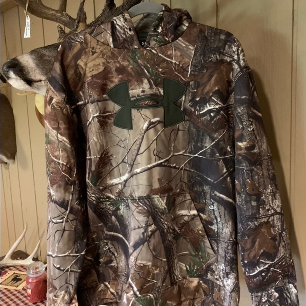 Under armour sweatshirt. Size XL. Realtree.